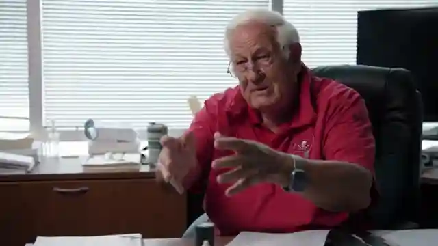 the-legendary-legacy-of-nfl-coach-tom-moore-a-46-year-journey