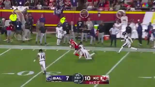patrick-mahomes-leads-chiefs-to-victory-with-record-breaking-performance