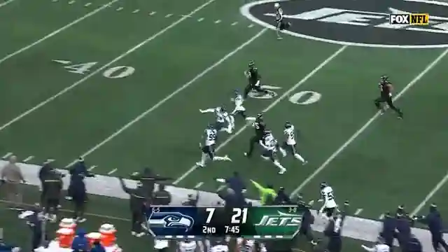 nfl-defensive-showdown-seahawks-pressure-leads-to-game-changing-interception