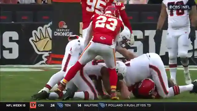 nfl-defensive-showdown-seahawks-pressure-leads-to-game-changing-interception
